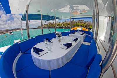 Dining ready in Nemo I Galapagos Cruises